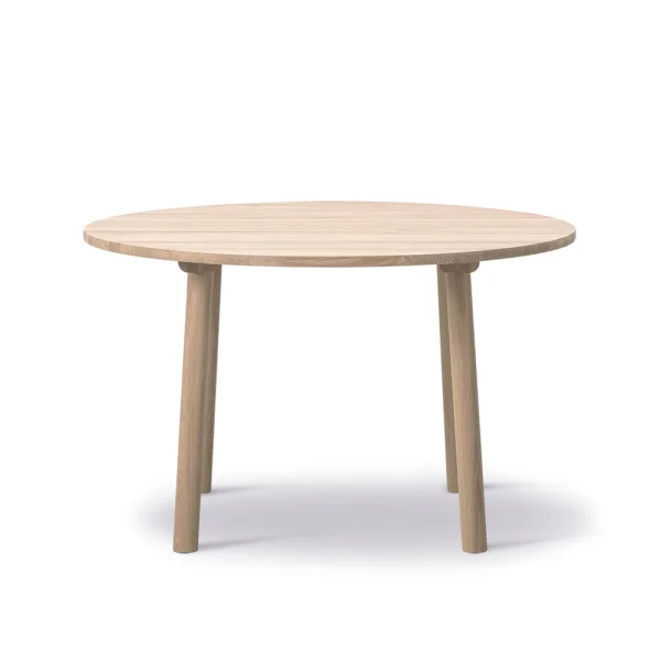 Fredericia Furniture Taro 6121 dining table Soap-finished oak, ø120 cm
