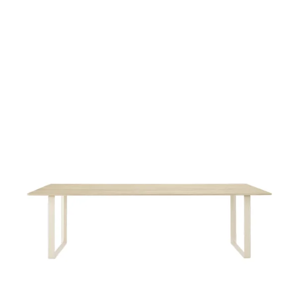 Muuto 70/70 dining table 255x108 cm Solid oak-Sand